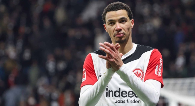 Chelsea Nhận Báo Giá 100 Triệu Euro Cho Hugo Ekitike Từ Frankfurt